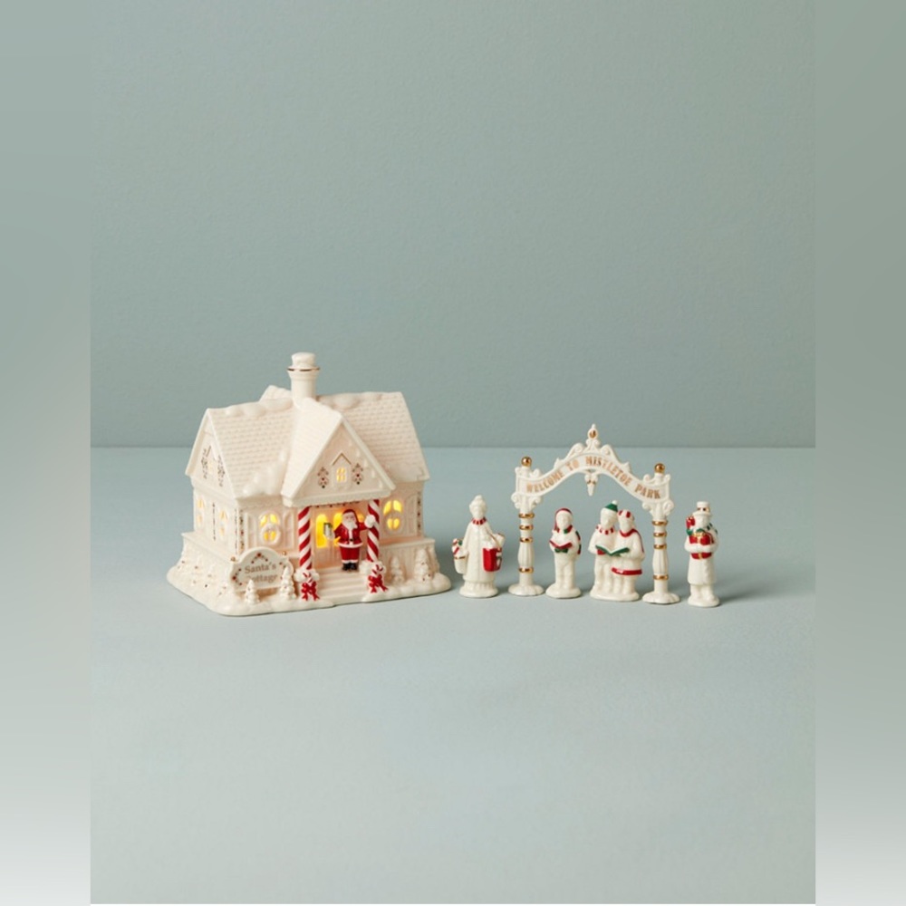 🏠 NWT Lenox Mistletoe Park Village: Light up Santa’s Cottage & Carolers